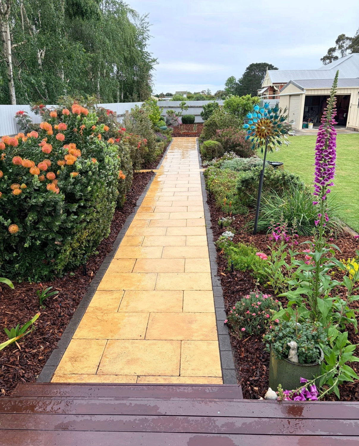 Garden path & landscaping